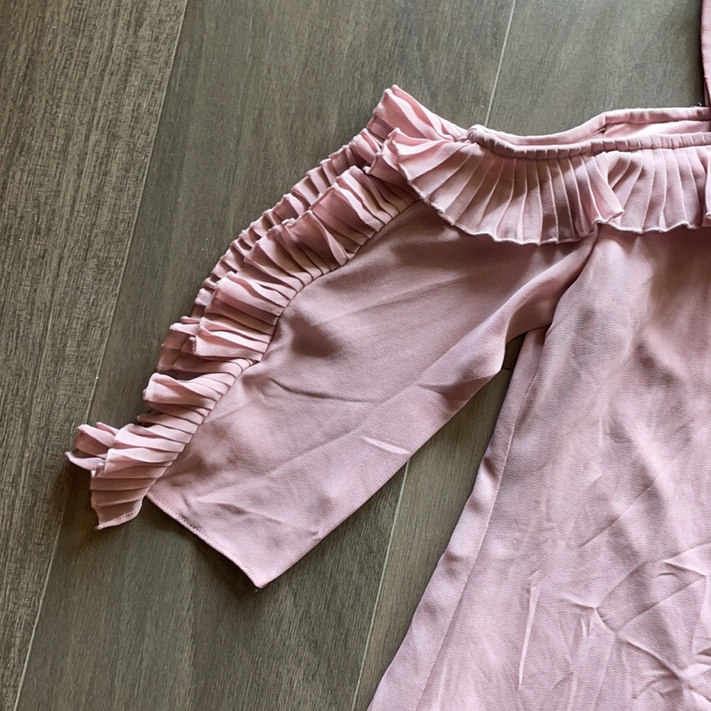 Girls Pale Pink Dress. Size XL - Picture 4 of 10